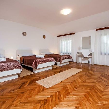 Apartment Valentina โรวีน ภายนอก รูปภาพ