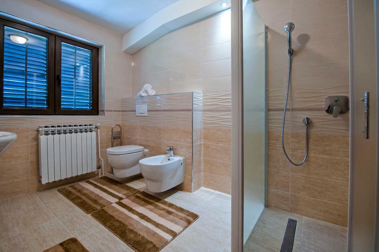 Apartment Valentina โรวีน ภายนอก รูปภาพ