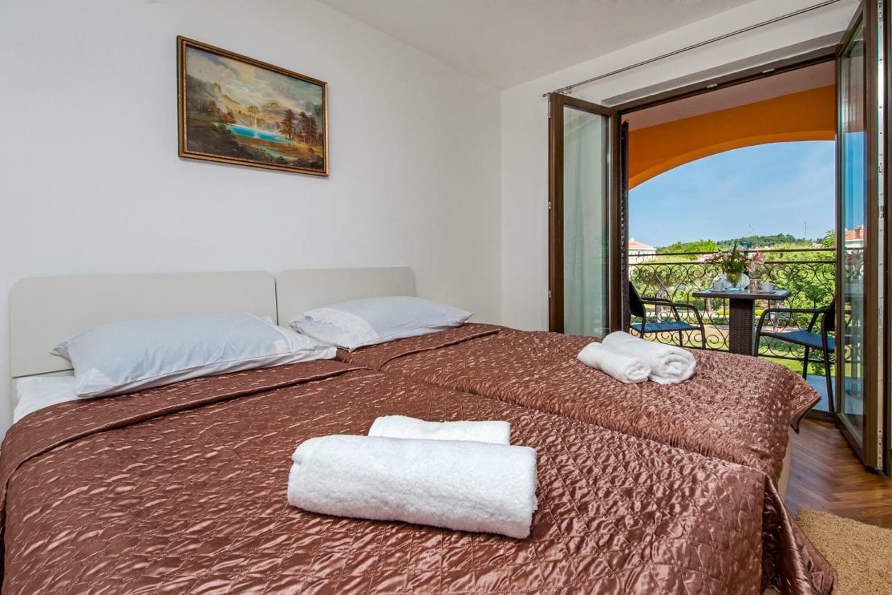 Apartment Valentina โรวีน ภายนอก รูปภาพ