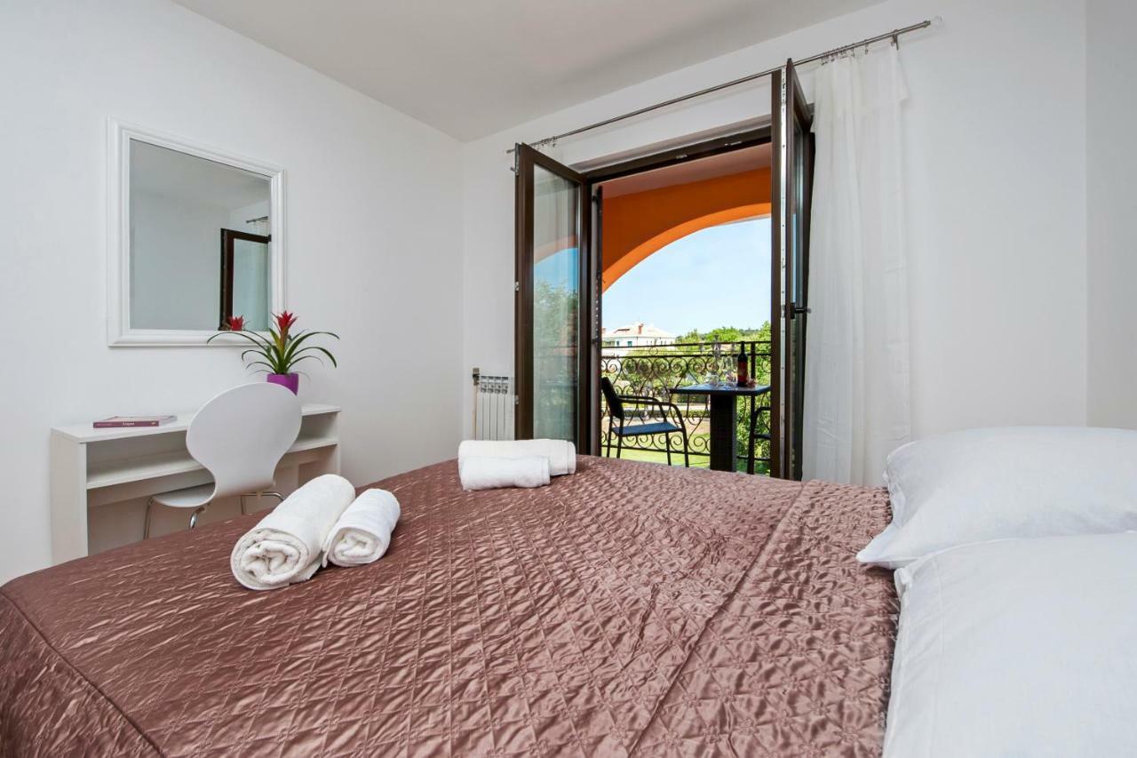 Apartment Valentina โรวีน ภายนอก รูปภาพ